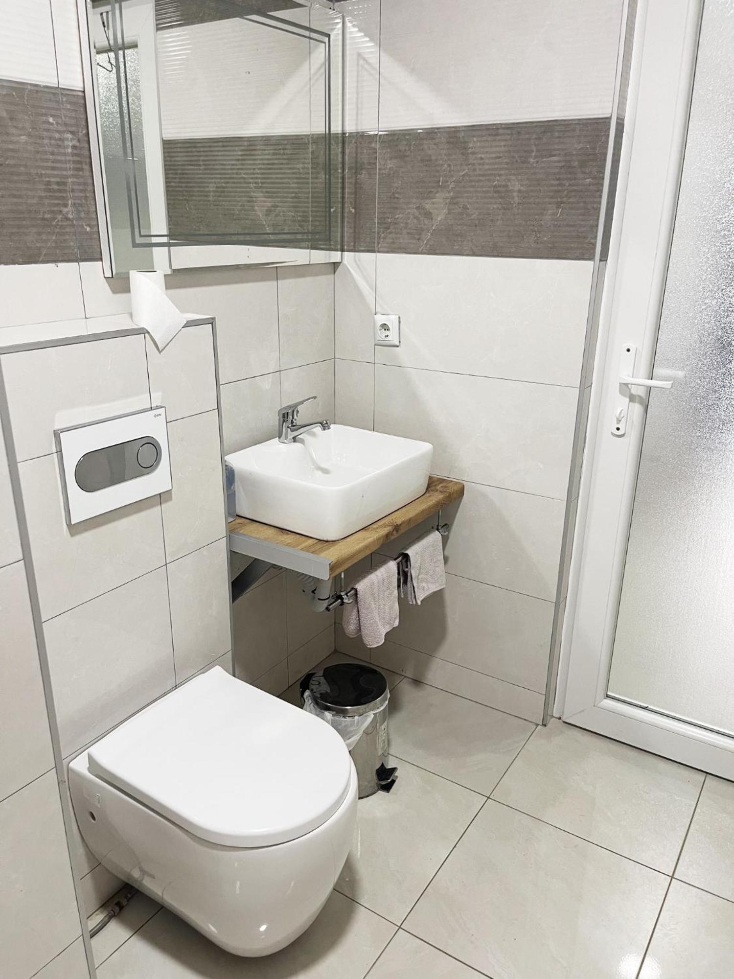 Infinity Plaza Hotel Gjakova Eksteriør bilde